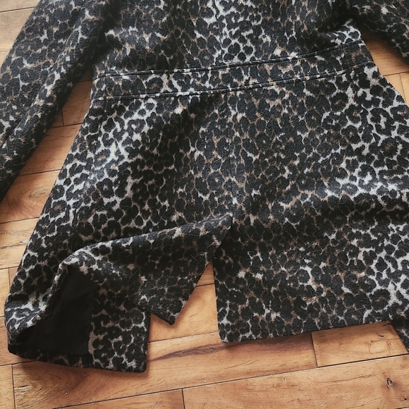 Gorgeous leopard print coat - Picture 5 of 5